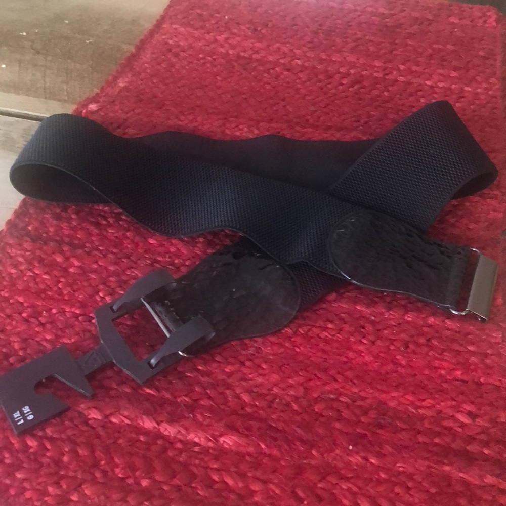 😊 4 for $10 Black stretch belt